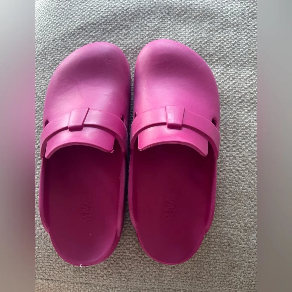Zara Kids Fuchsia Slippers